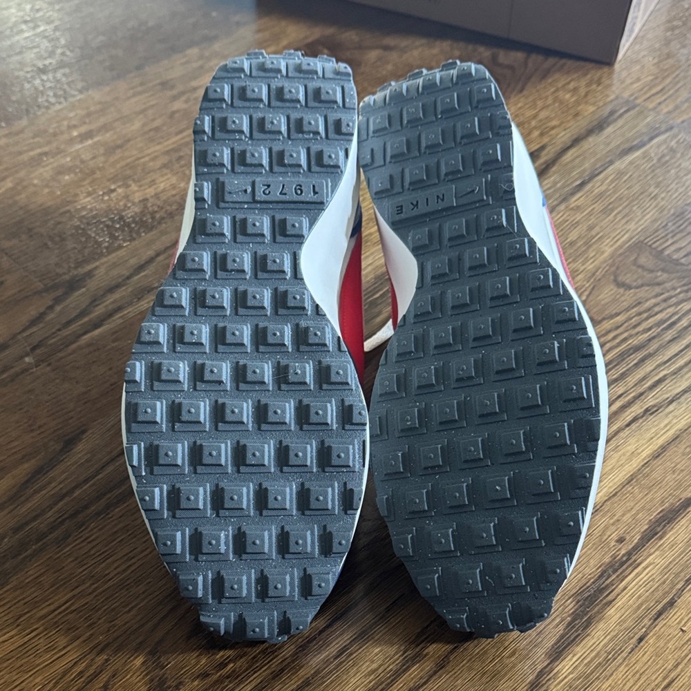 New Men’s Nike Shoes- Old Royal habanero red - Picture 8 of 10